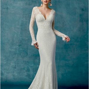 Size 12 Maggie Sottero wedding dress style Antonia in ivory
